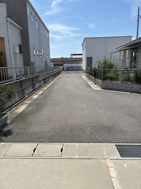 香川県丸亀市田村町94-8の駐車場写真