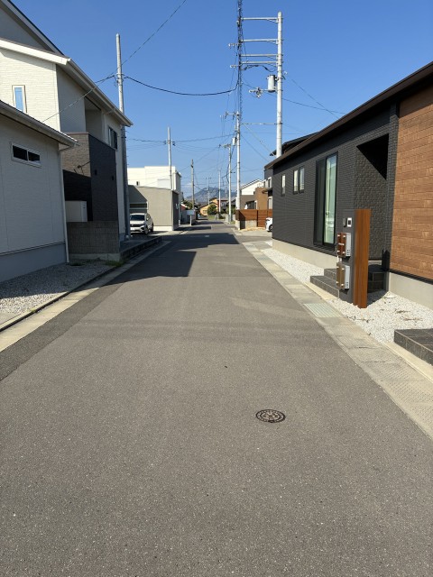 香川県丸亀市田村町94-8の駐車場写真