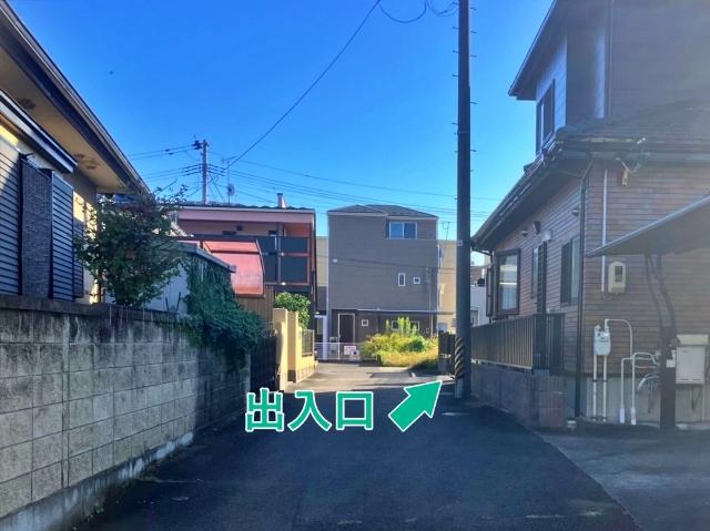 郡山2丁目3-4駐車場(自宅庭)の駐車場写真