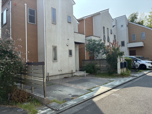 梶原1丁目15-39駐車場　向かって左側の駐車場写真