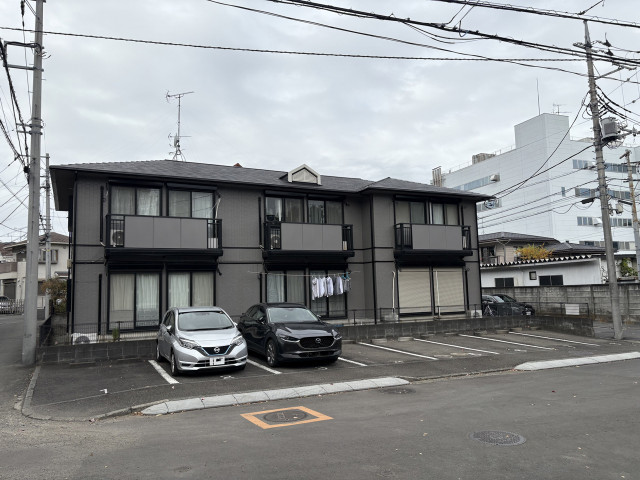 上山2丁目31-3ソレアード中山駐車場の駐車場写真