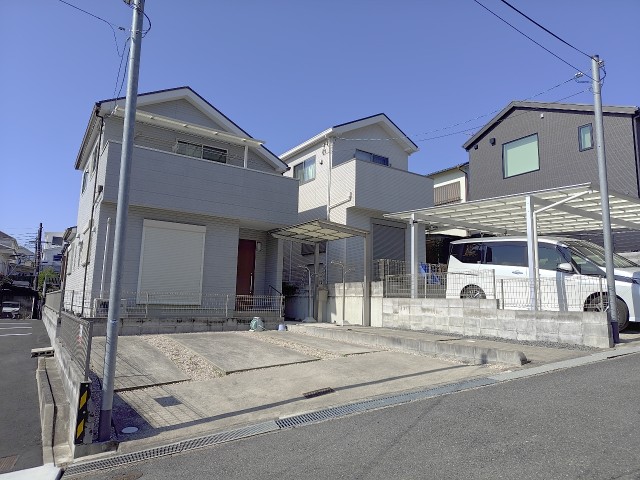 山之上西町10-5　個人宅の駐車場写真