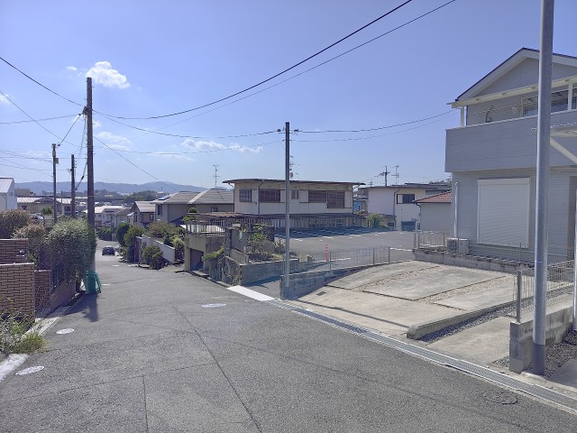 山之上西町10-5　個人宅の駐車場写真