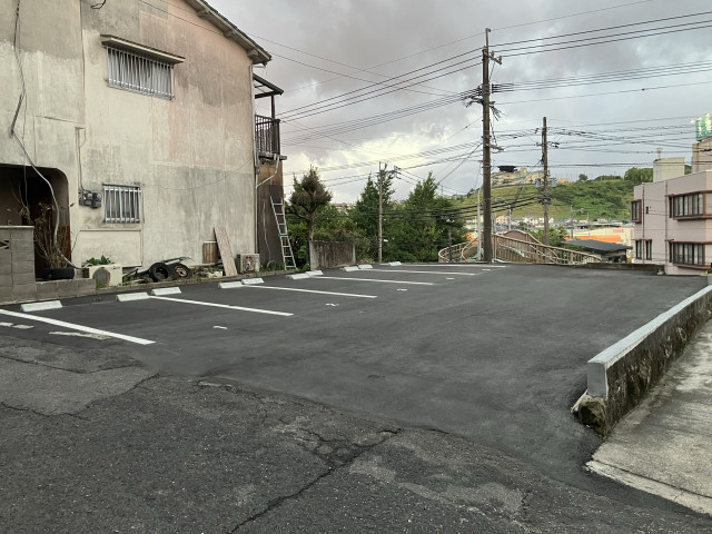 KOMEKA 伊敷３の駐車場写真