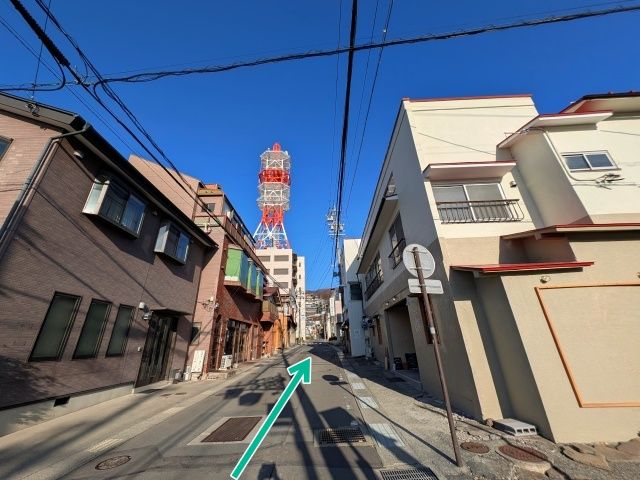 アキッパ諏訪2丁目交差点横駐車場の駐車場写真