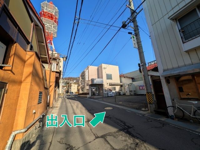 アキッパ諏訪2丁目交差点横駐車場の駐車場写真