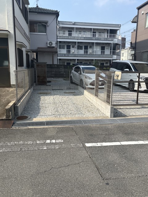 旭町13-14駐車場の駐車場写真