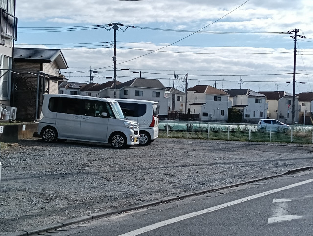 楢原中学校 徒歩の駐車場写真