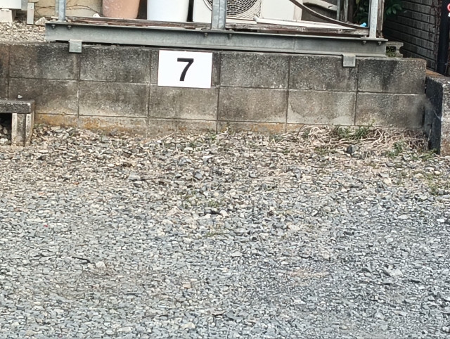 楢原中学校 徒歩の駐車場写真