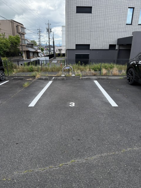 伊賀市裁判所の裏側の駐車場の駐車場写真
