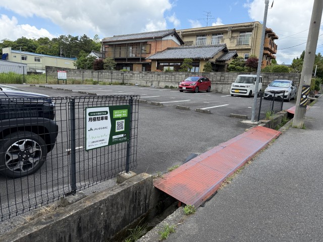 伊賀市裁判所の裏側の駐車場の駐車場写真