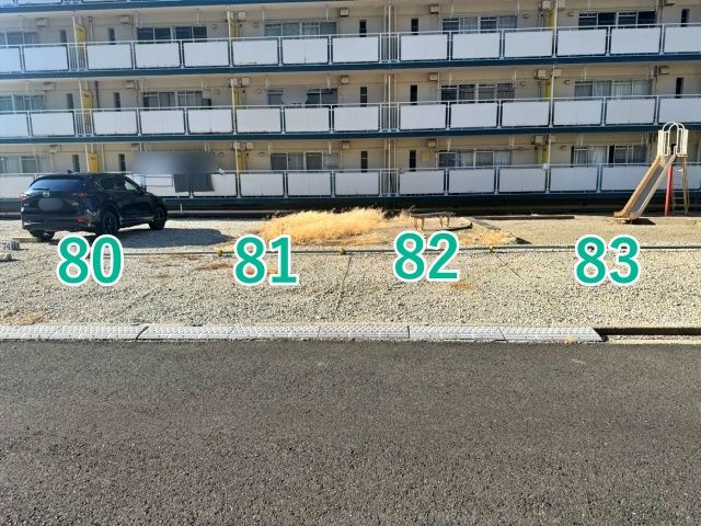 ビレッジハウスすさみ【W-331】駐車場※1号棟と2号棟の間付近の駐車場写真