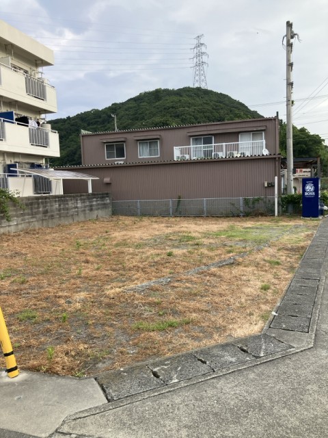渡船前自販機横の駐車場写真
