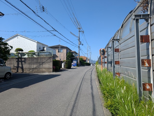 奈良県北葛城郡上牧町服部台4丁目3-16-1の駐車場写真