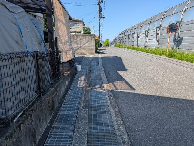 奈良県北葛城郡上牧町服部台4丁目3-16-1の駐車場写真