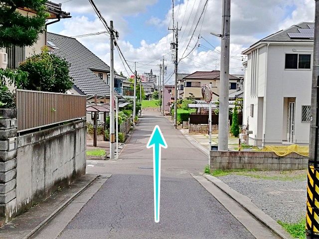 直進します