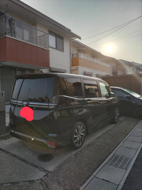 ミドルマウスの駐車場写真