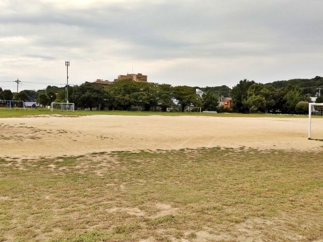 宇部市立鵜ノ島小学校駐車場【第74回宇部まつり】の駐車場写真