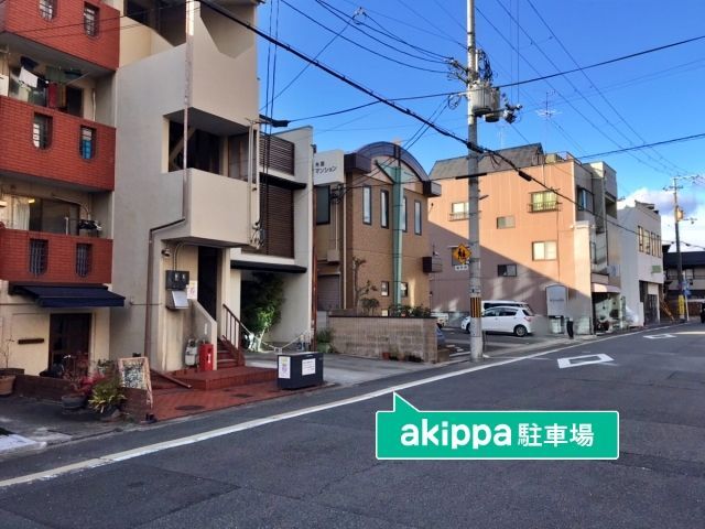 東門前町駐車場【左】土日祝日等特定日のみ貸出の駐車場写真