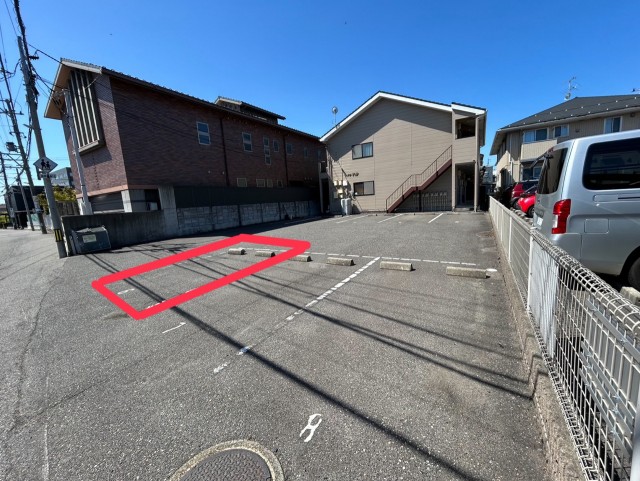 下所島2丁目4-15駐車場の駐車場写真