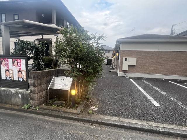 八王子市諏訪町139駐車場@特別養護老人ホーム諏訪の森正面の駐車場写真