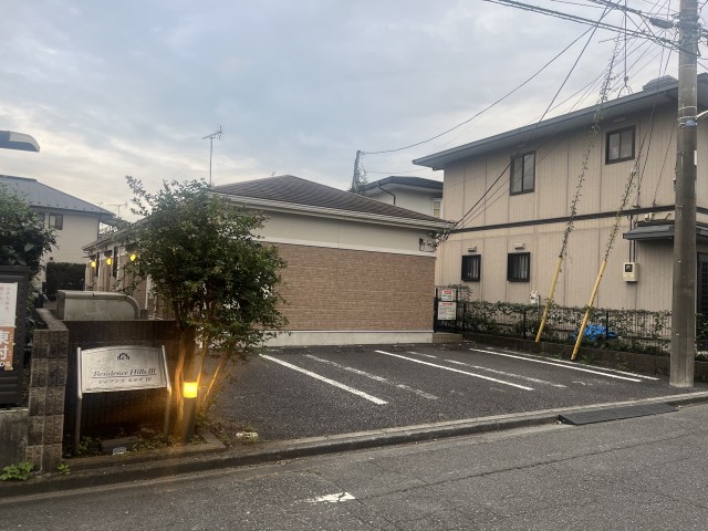 八王子市諏訪町139駐車場@特別養護老人ホーム諏訪の森正面の駐車場写真