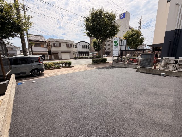 三重県四日市市蔵町の駐車場写真