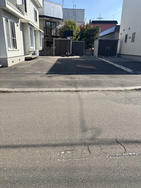 篠路2条4丁目1-3駐車場の駐車場写真