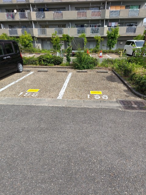 大阪府東大阪市島之内2丁目10-7-204の駐車場写真