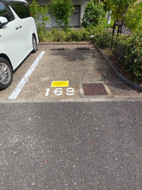 大阪府東大阪市島之内2丁目10-7-204の駐車場写真