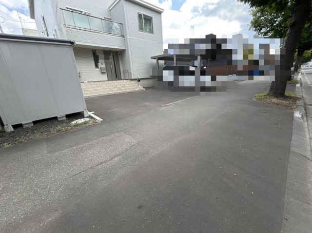 真駒内南町2丁目1-17駐車場の駐車場写真
