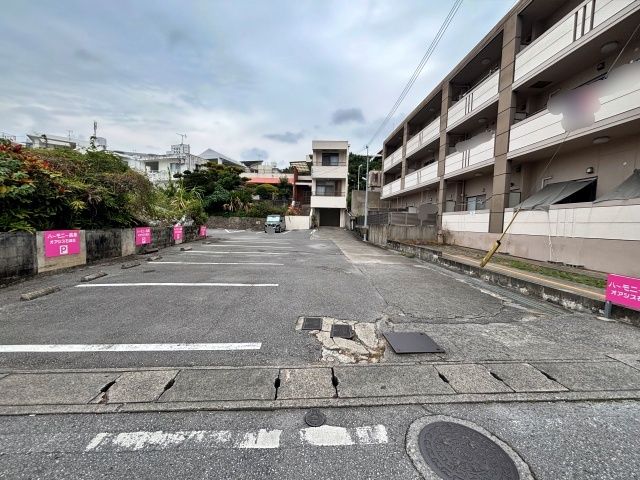 石嶺町1丁目126駐車場の駐車場写真
