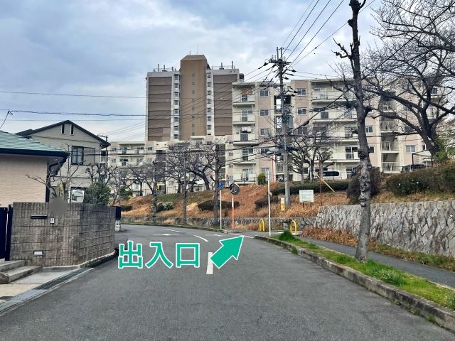 桃山台2丁 団地駐車場(5号棟付近)の駐車場写真