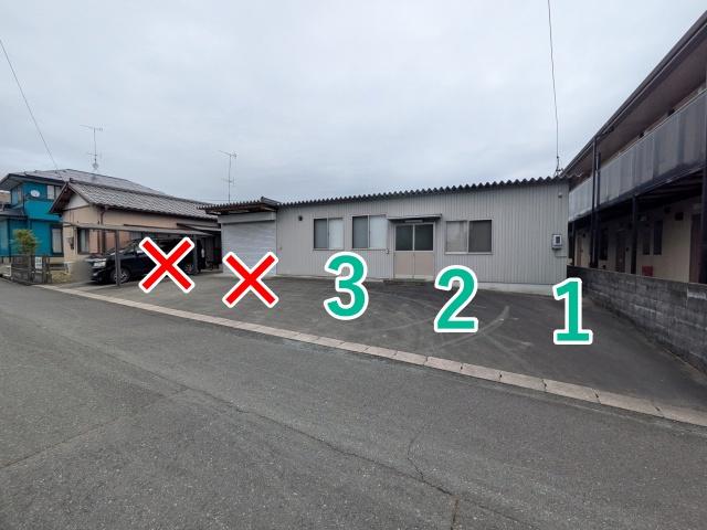 西貝塚1565-1 アキッパ駐車場の駐車場写真