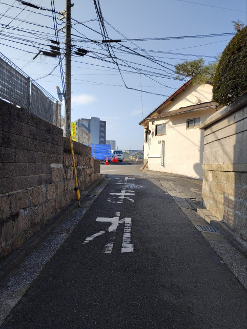 広島県広島市南区南蟹屋1-1-19南蟹屋公園斜め向駐車場の駐車場写真