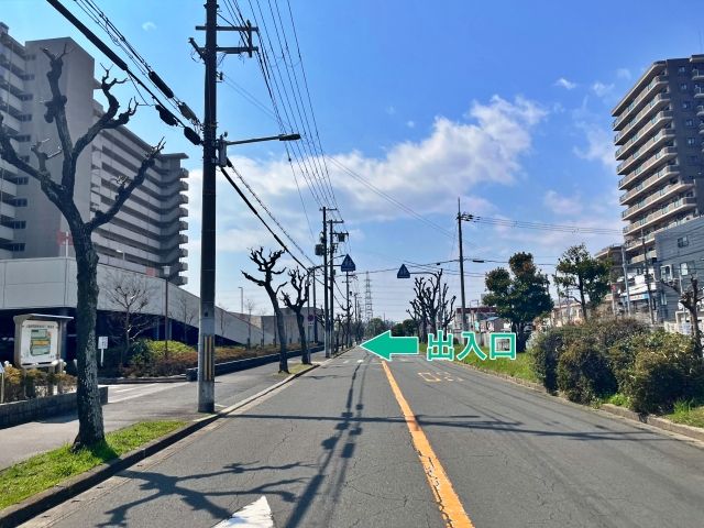 堺新金岡2丁3番 団地駐車場(2号棟付近)の駐車場写真