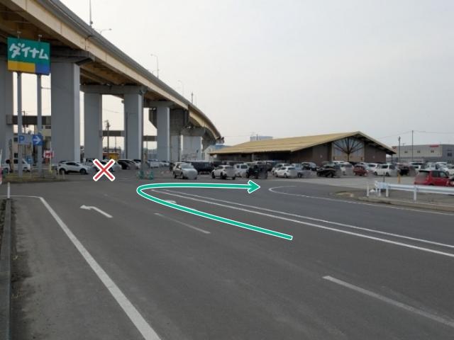 ダイナム青森八戸港店 駐車場の駐車場写真