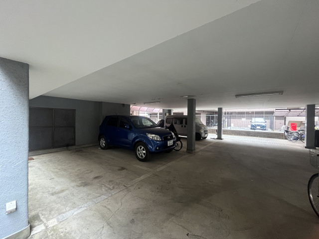 旭町3丁目14-16駐車場の駐車場写真