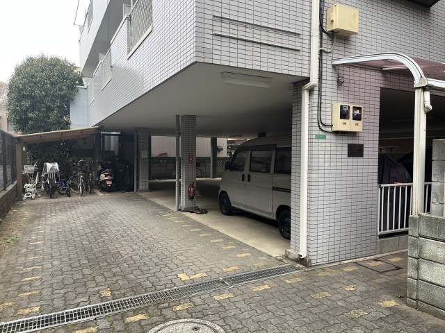 旭町3丁目14-16駐車場の駐車場写真