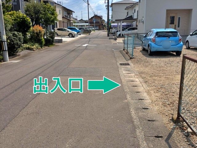 アパート南側月極駐車場の駐車場写真