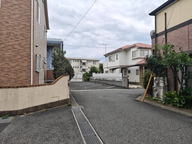 朝日ケ丘2丁目7-6駐車場の駐車場写真