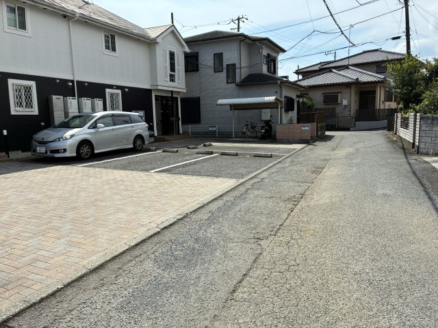 神奈川県秦野市若松町の駐車場写真