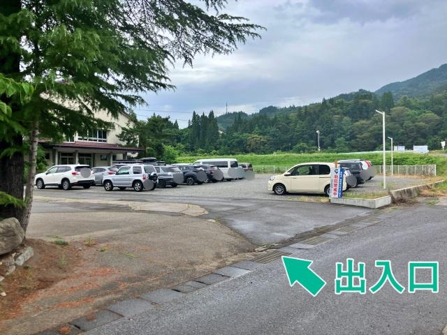 P4 信州新町小中学校駐車場 15:00〜23:00の駐車場写真