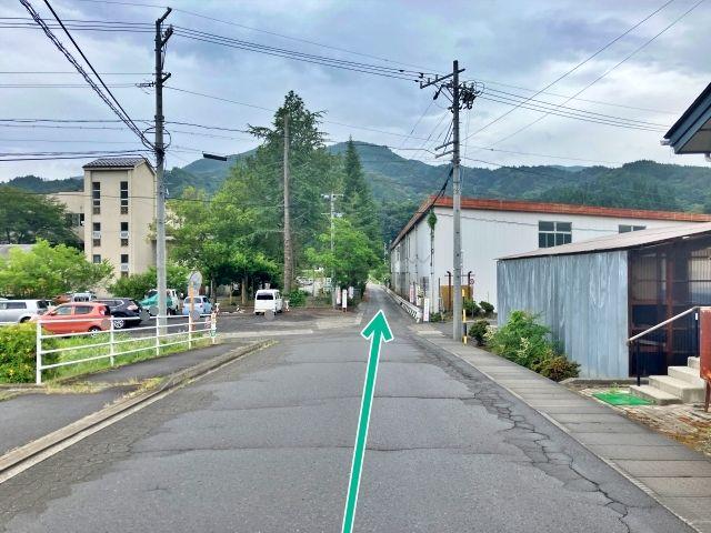 P4 信州新町小中学校駐車場 15:00〜23:00の駐車場写真