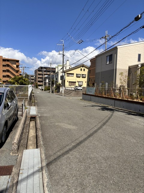 上山手町24-26駐車場の駐車場写真
