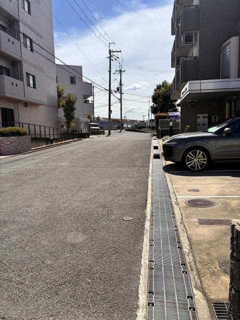 上山手町24-26駐車場の駐車場写真