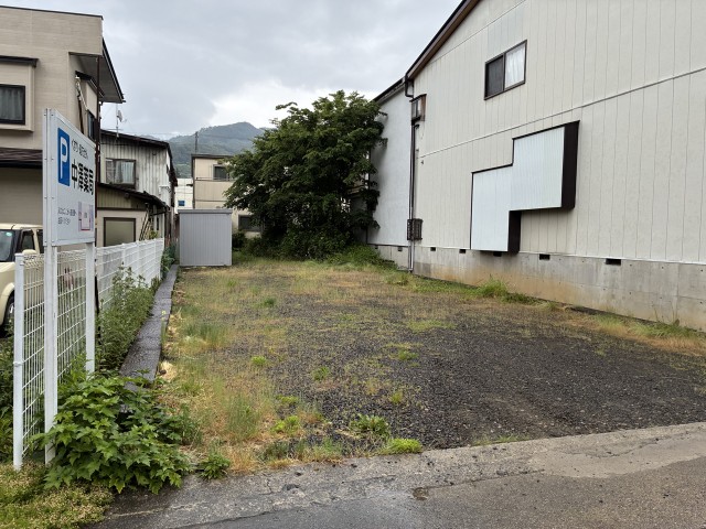 旧中澤薬局駐車場の駐車場写真
