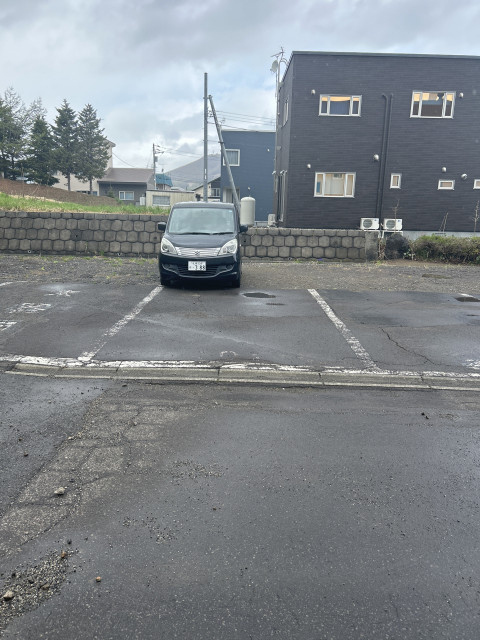 川沿9条4丁目1-2 104駐車場の駐車場写真