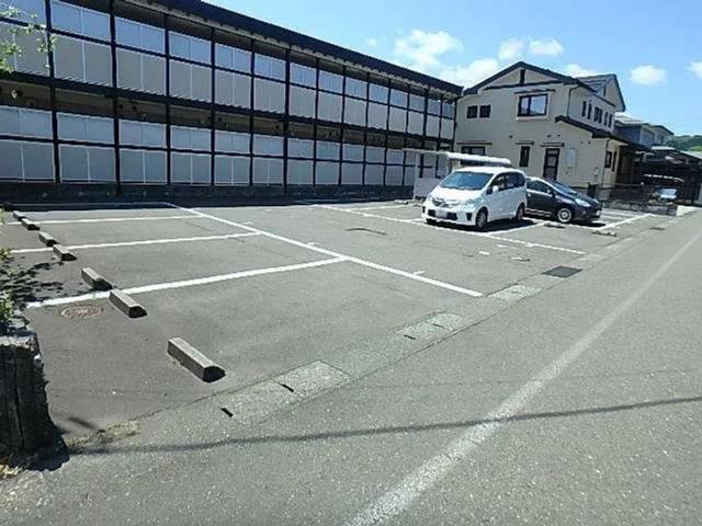 レオパレスなかやしき駐車場【26091】の駐車場写真