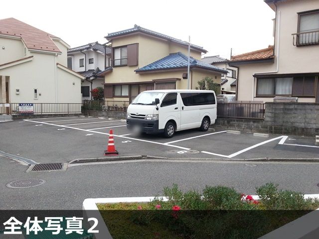 駐車場全体の背景です。